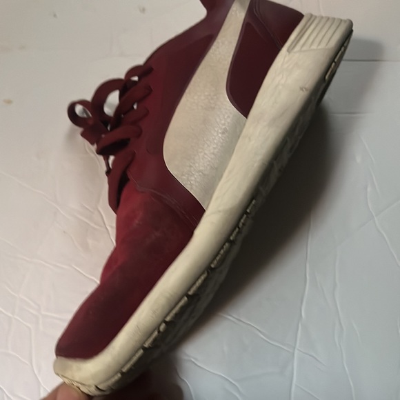 Puma Burgundy & White Athletic Sneakers Men's Size 7.5 - Picture 2 of 4
